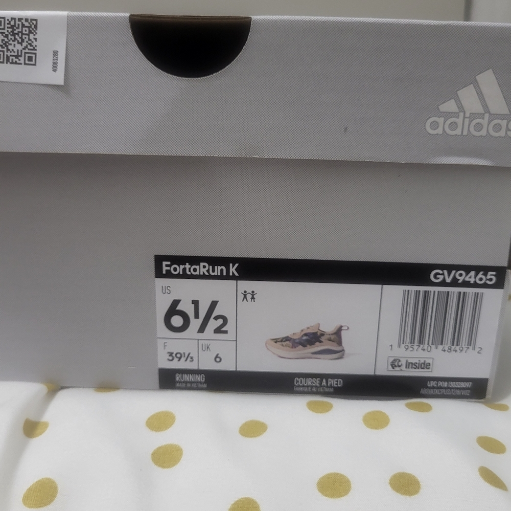 Adidas sneakers 6.5